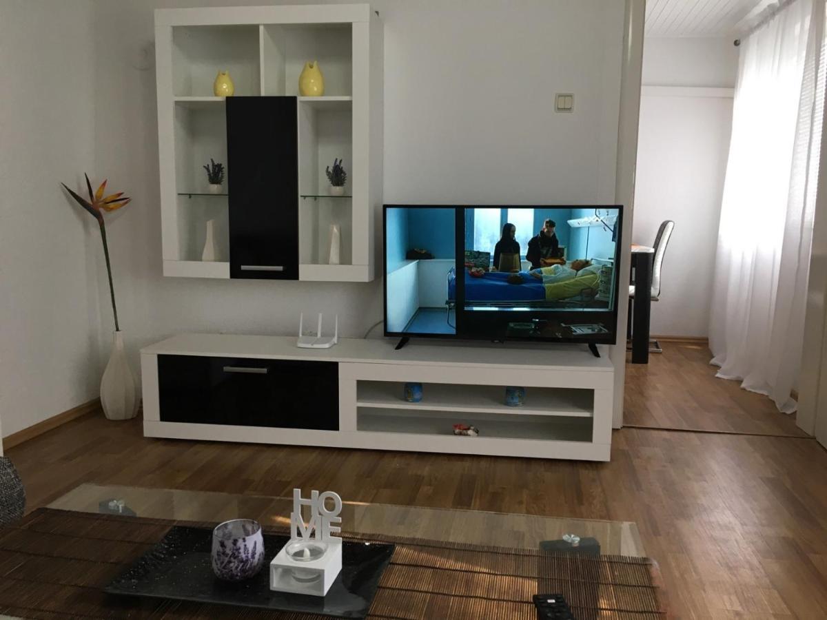 Luxury Apartment In The Heart Of ヤイツェ エクステリア 写真